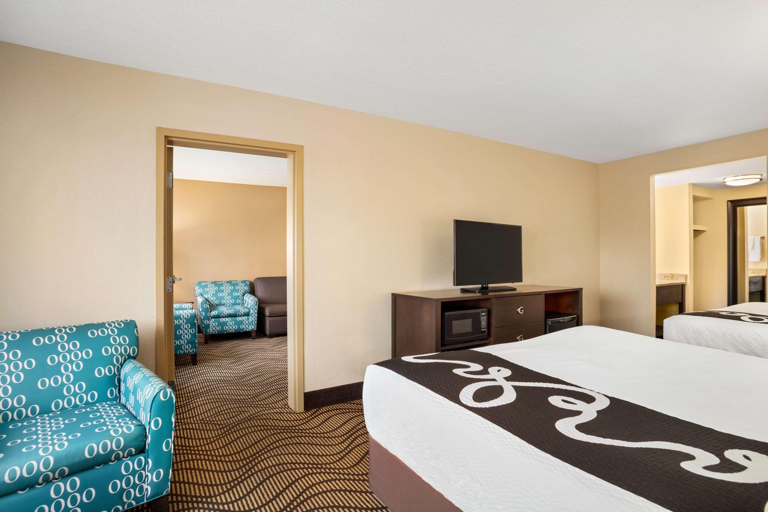 La Quinta Inn & Suites By Wyndham Richmond-מידלות'יאן מראה חיצוני תמונה